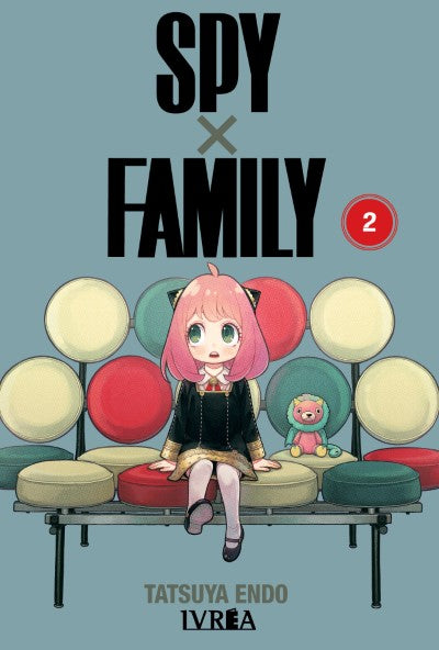 Portada de Spy x Family 02 de Tatsuya Endo, edición en castellano de Editorial Ivrea
