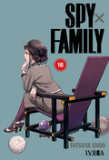 Portada de Spy x Family 16 de Tatsuya Endo, edición en castellano de Editorial Ivrea